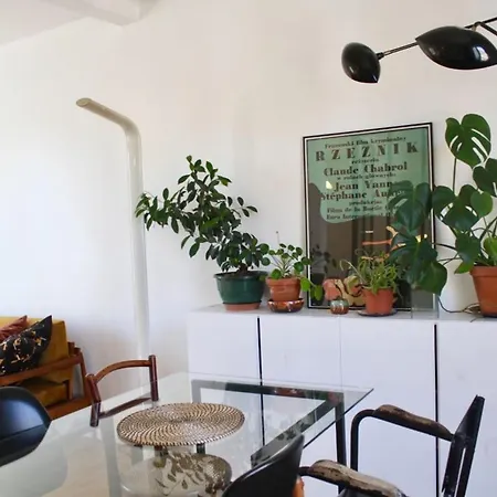 Charming Close To Pere Lachaise Апартаменты