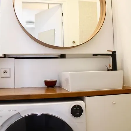 Charming Close To Pere Lachaise Апартаменты *