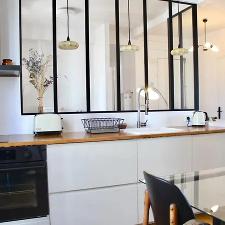 Charming Close To Pere Lachaise *